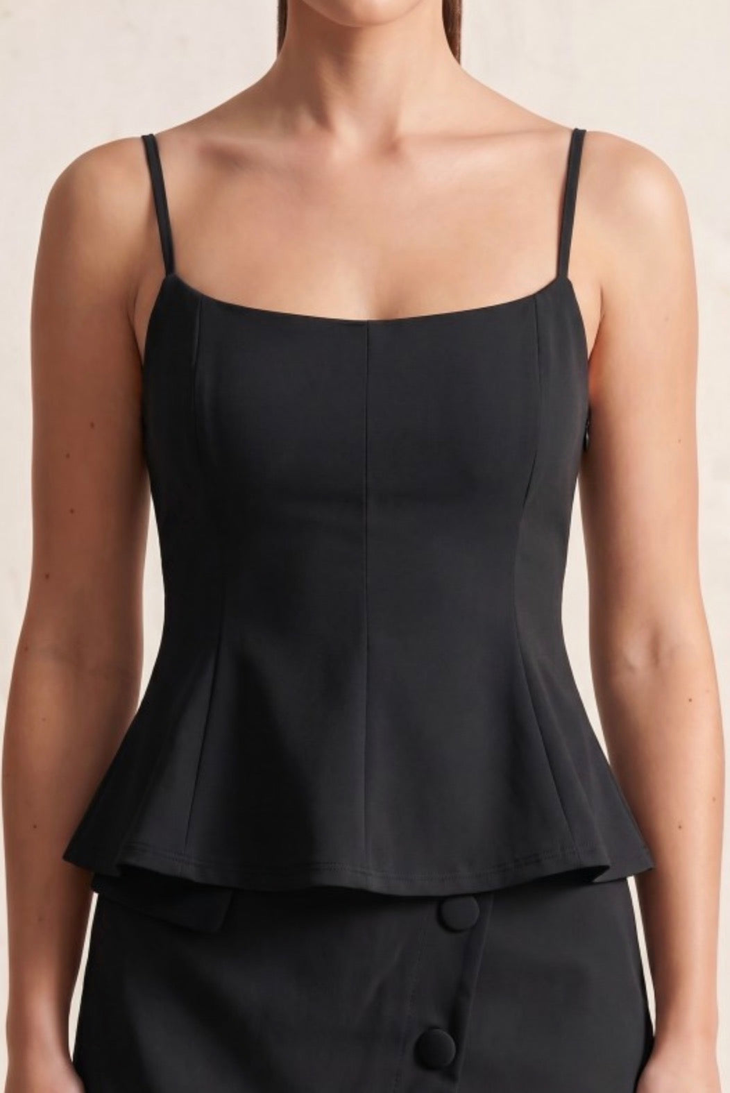 Peplum top con tirantes