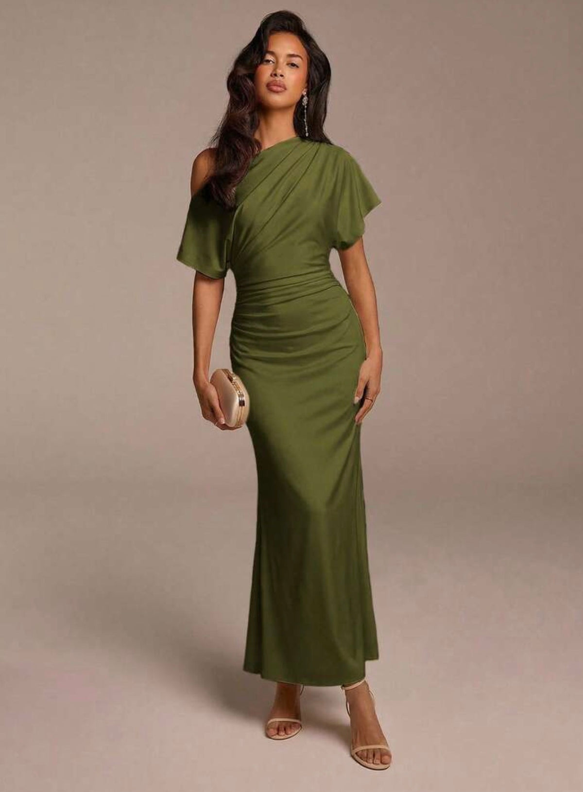 Vestido asimétrico verde oliva
