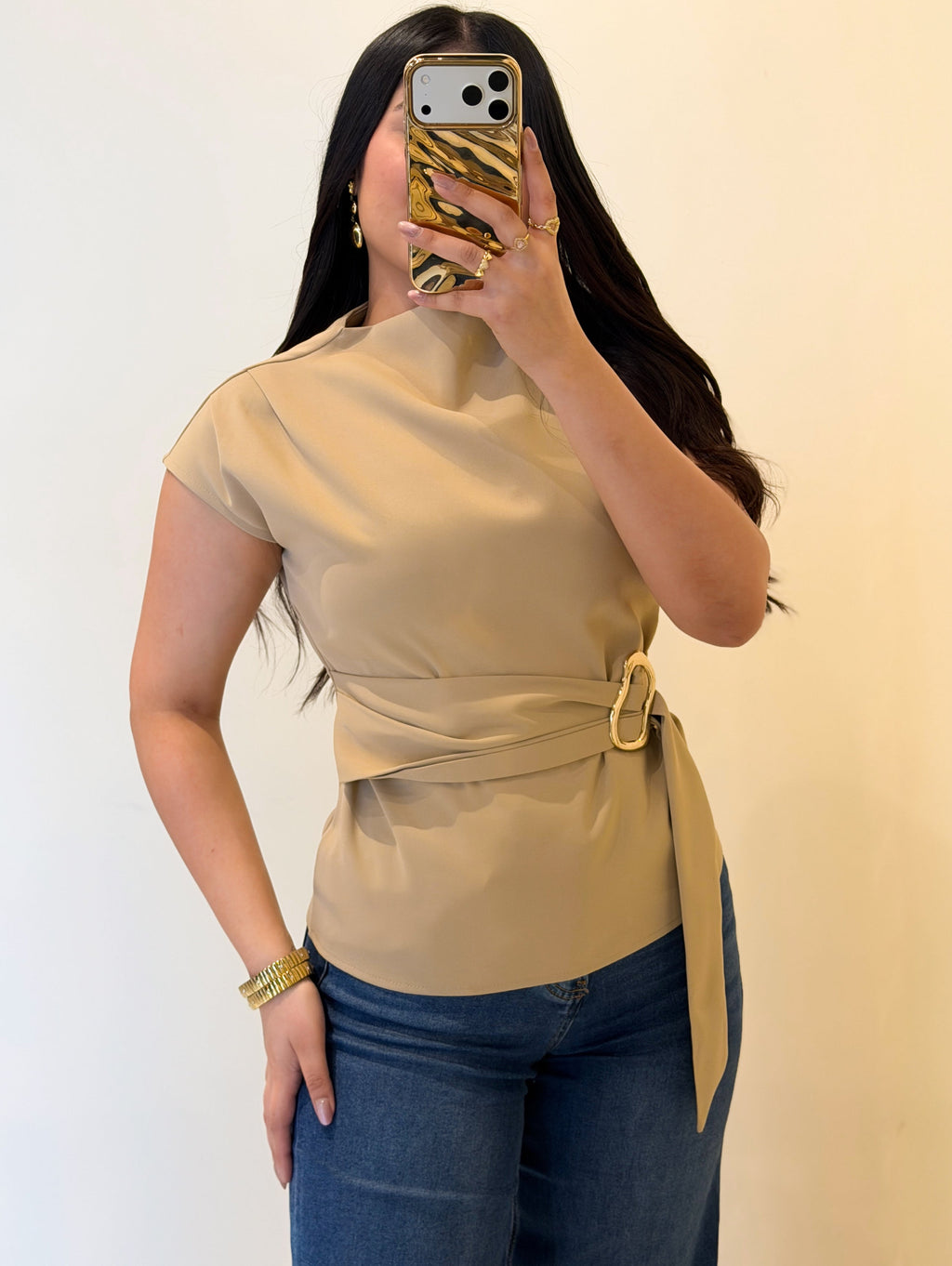 Blusa con detalle dorado