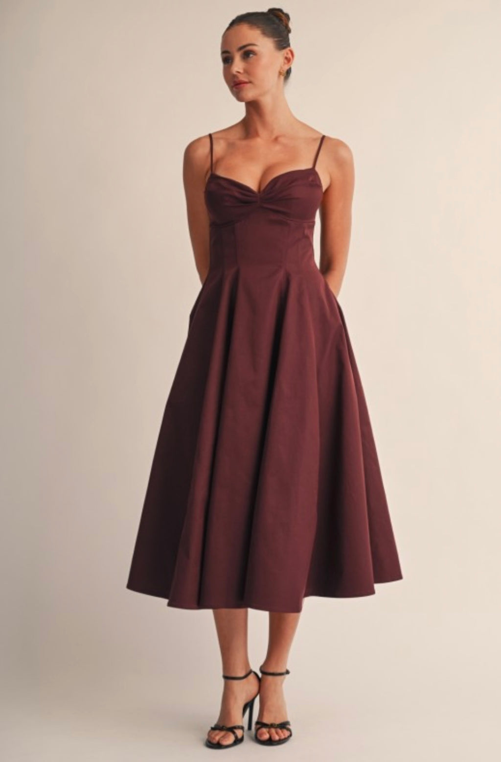 Vestido midi escote corazón