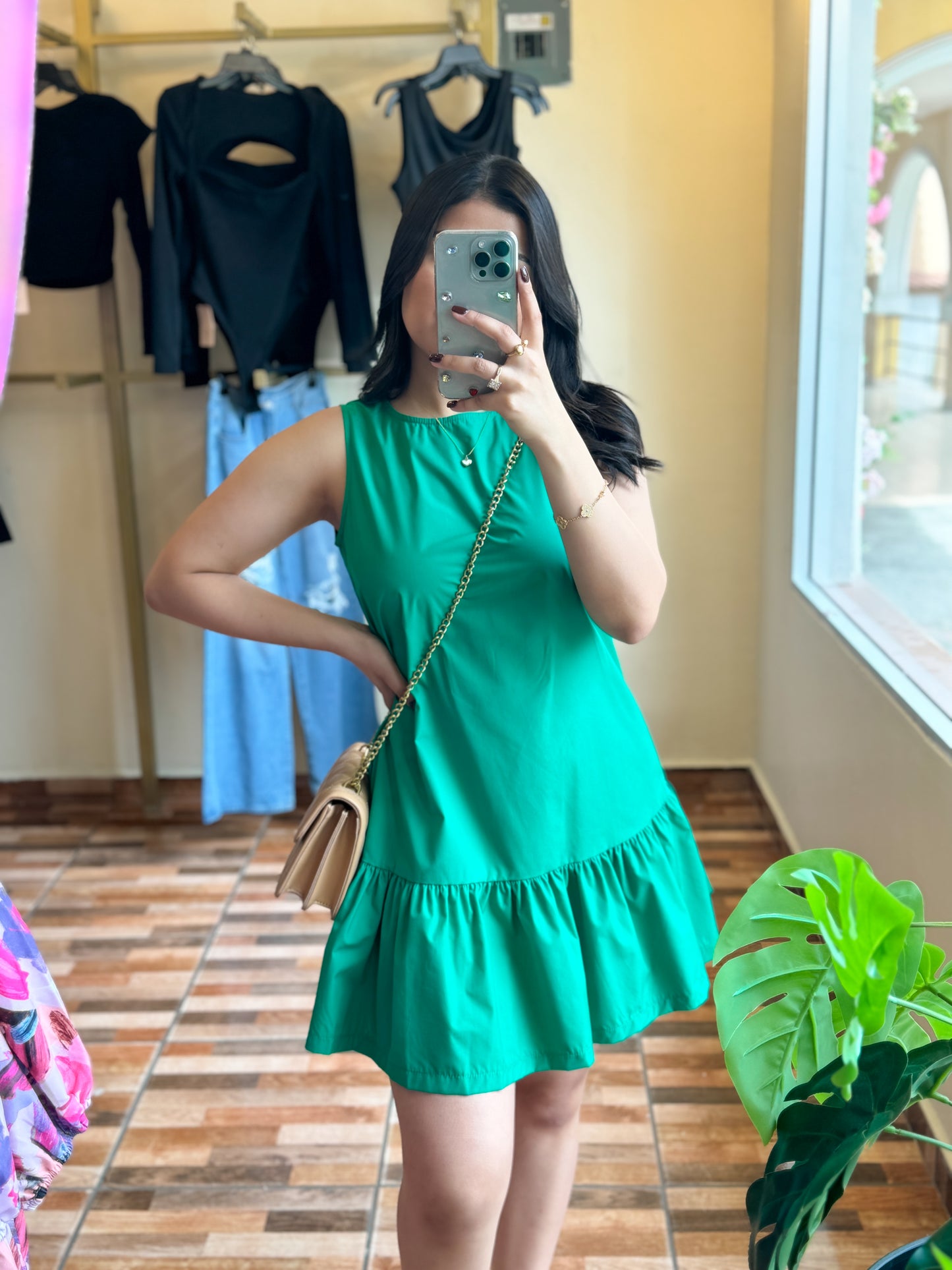 Vestido verde con cinturón