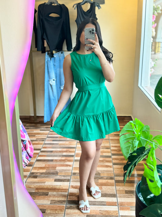 Vestido verde con cinturón