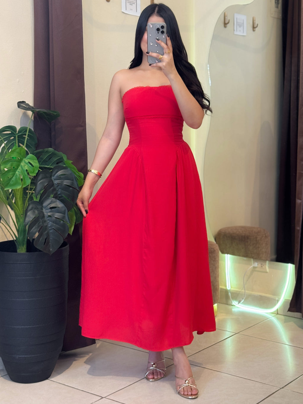Vestido midi strapless