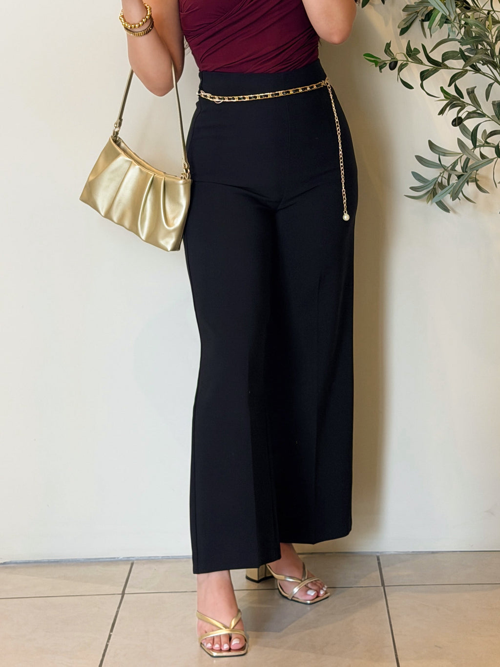 Pantalón de tela con cinturón