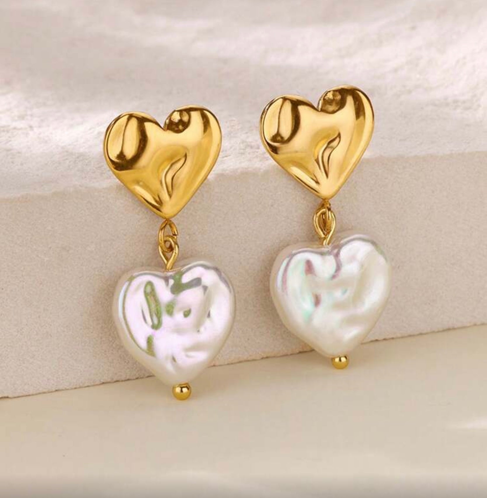 Aretes de perla corazón
