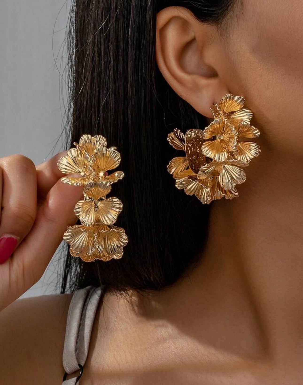 Aretes de flor dorados