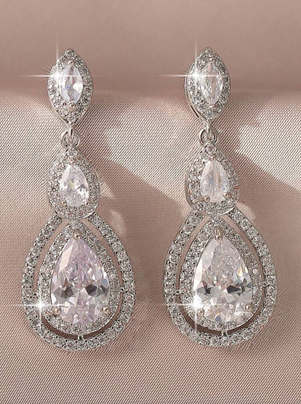 Aretes brillantes plateados