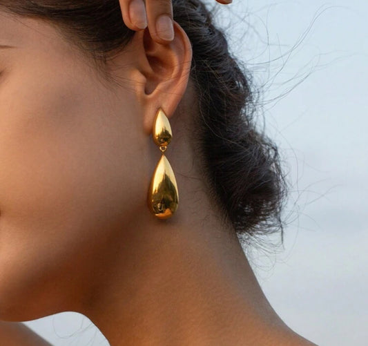 Aretes estilo gota dorados